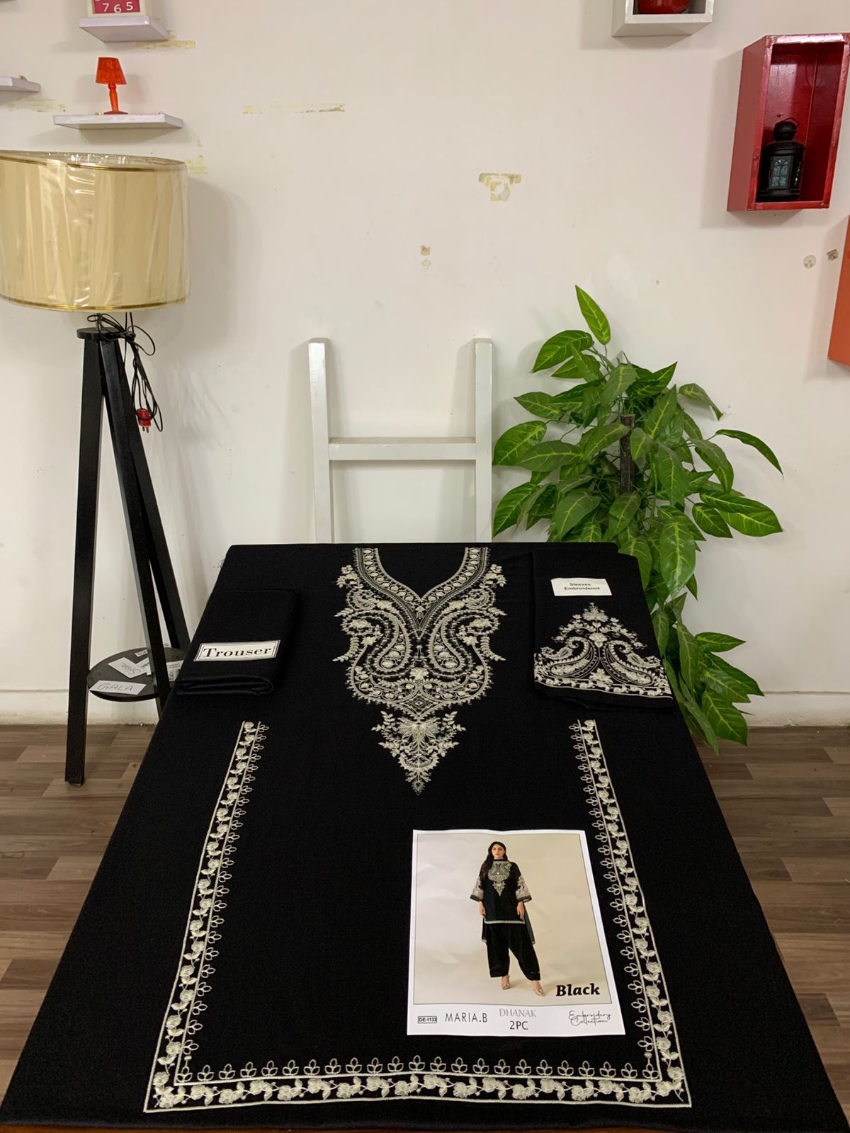 Meeram’s Dhenak Winter Dhenak Embroidery 2-Pc