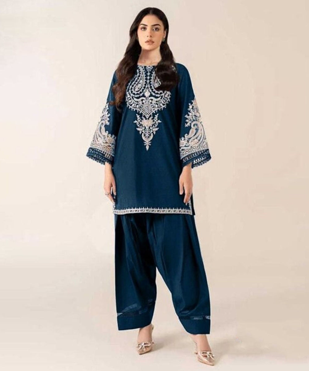 Meeram’s Dhenak Winter Dhenak Embroidery 2-Pc