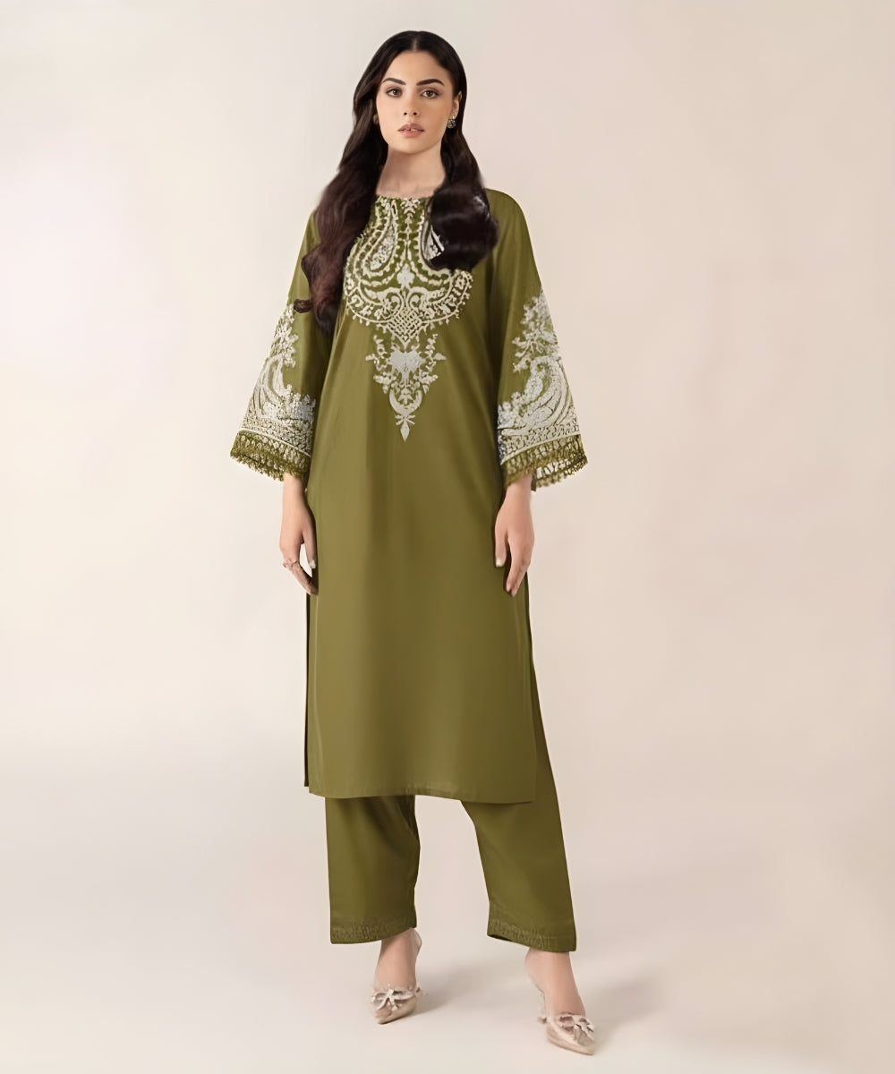 Meeram’s Dhenak Winter Dhenak Embroidery 2-Pc