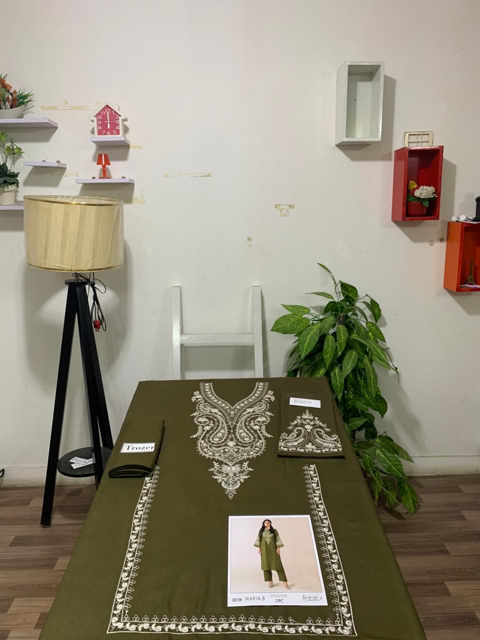 Meeram’s Dhenak Winter Dhenak Embroidery 2-Pc